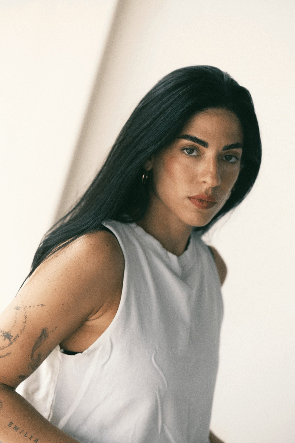 Isabella Ossio, creadora de OM METHOD, en una fotografía de retrato.